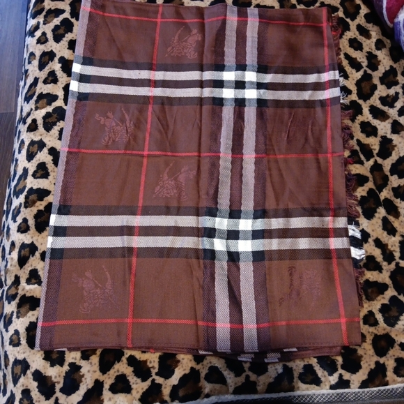 Burberry London Brown Tartan check print Scarf new with tag - Picture 9 of 10